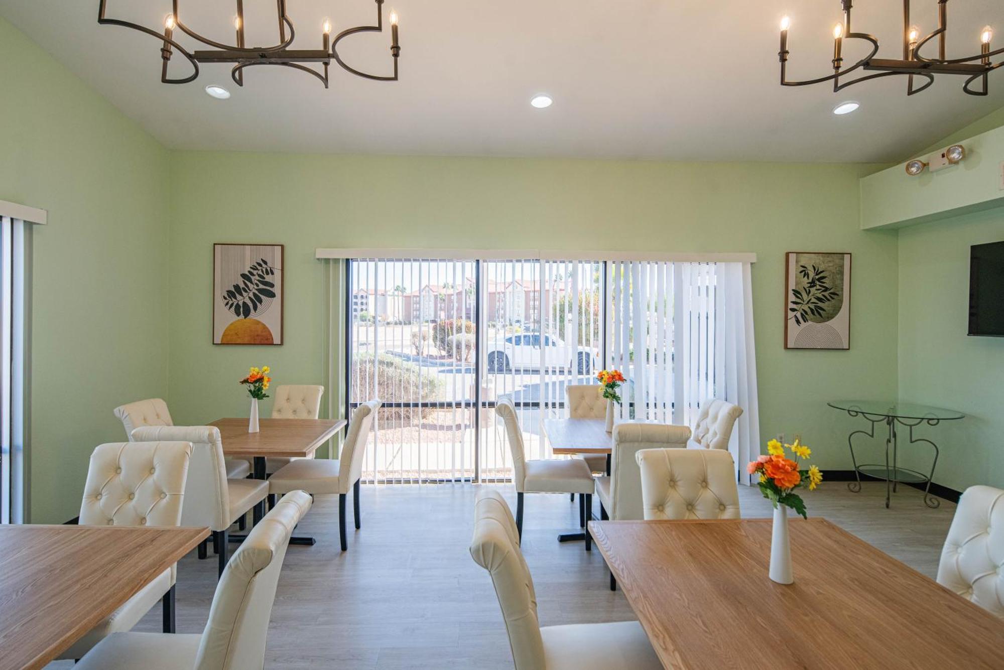 Hotel Rising Phoenix Ngoại thất bức ảnh